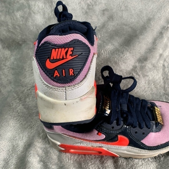 NIKE Air Max 90 Shoes - Picture 8 of 10